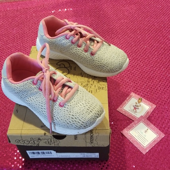 Kickin' Some More! - Picture 2 of 6